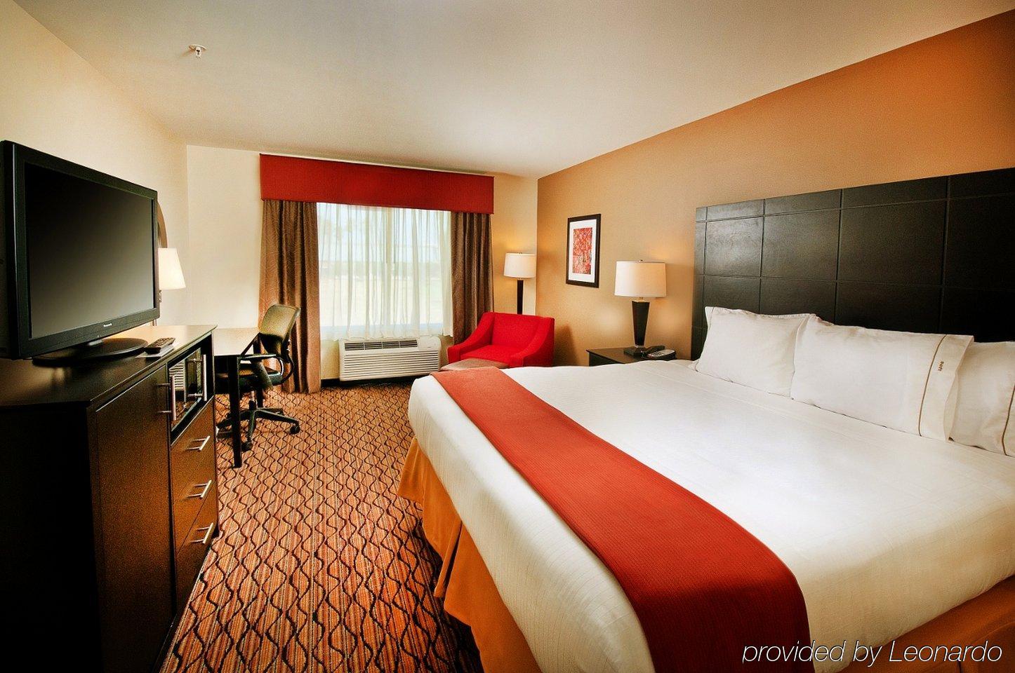 Holiday Inn Express Hotel And Suites Pearsall By Ihg Zewnętrze zdjęcie
