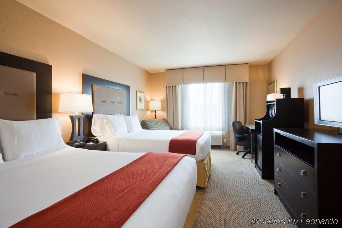 Holiday Inn Express Hotel And Suites Pearsall By Ihg Zewnętrze zdjęcie